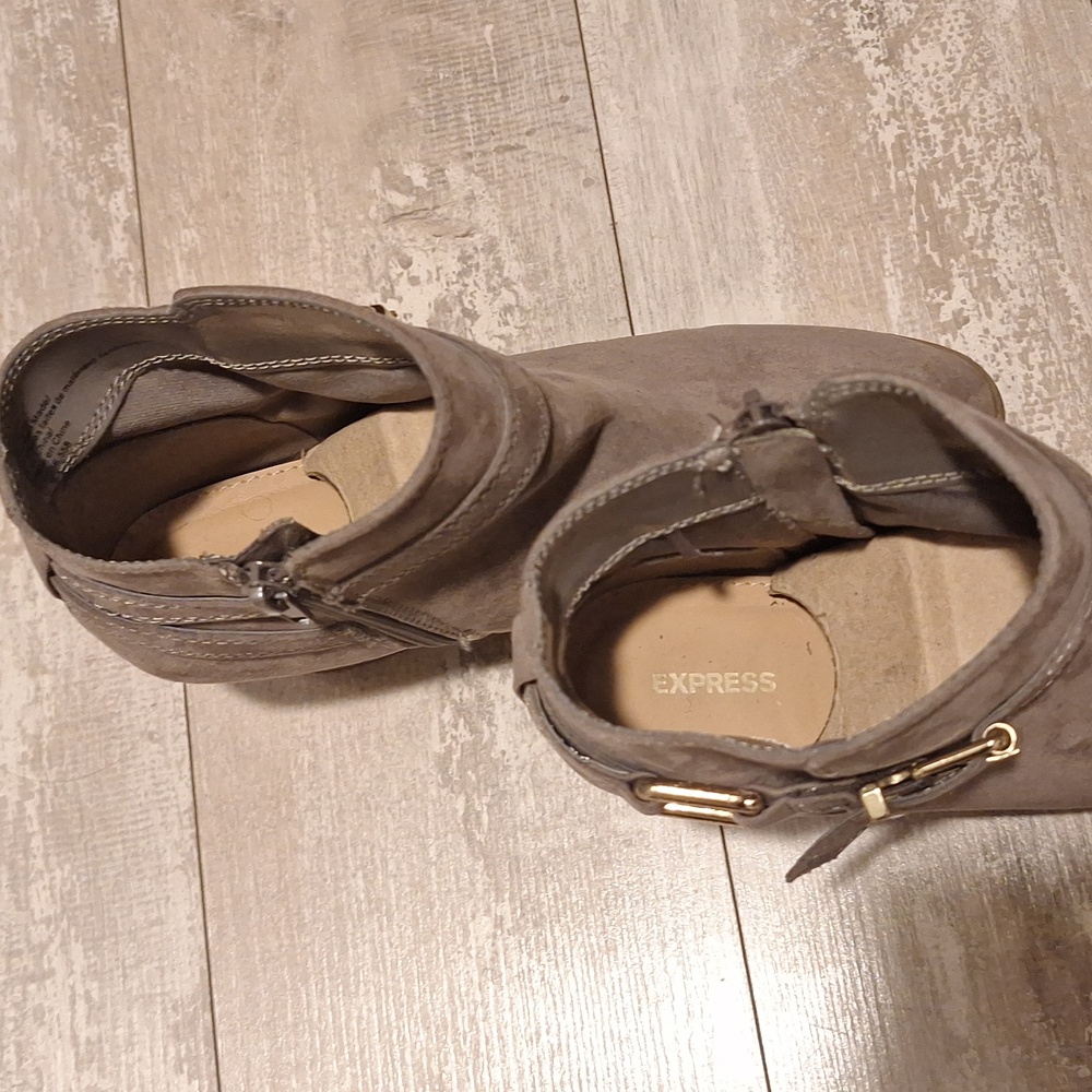 Express size 8 booties - Picture 3 of 4
